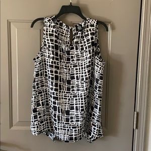 Bobeau black and white geometric print top